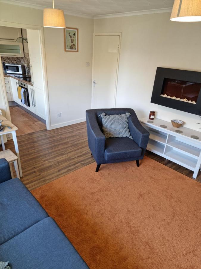 Lovely 2 Bedroom Serviced Apartment With Parking 맨스필드 외부 사진